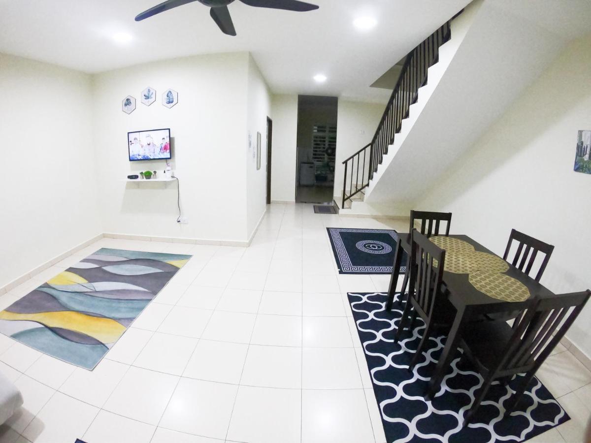 Ayna Homestay 5 Minutes To Marang Jetty Εξωτερικό φωτογραφία
