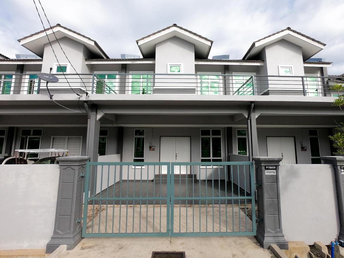 Ayna Homestay 5 Minutes To Marang Jetty Εξωτερικό φωτογραφία